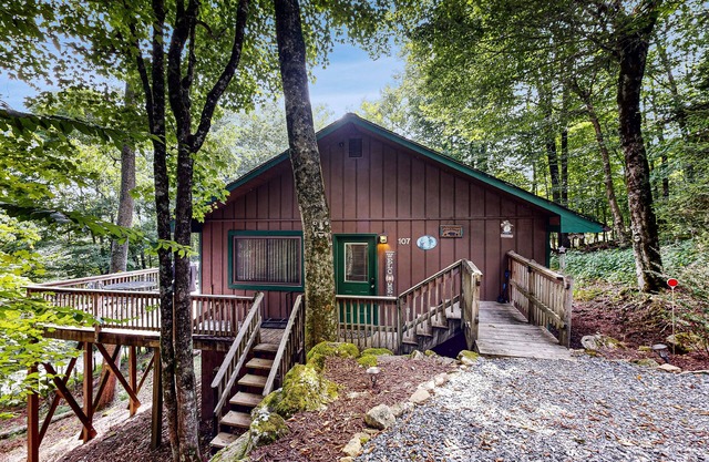 Dog-friendly cabin, nestled among the trees w/hot tub, wrap-around deck