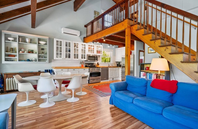 Dog-Friendly Cape Cottage Near Beach & Towns