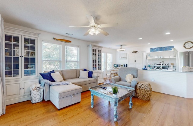 Dog-friendly condo w/pool, tennis court, & coastal charm for a relaxing getaway