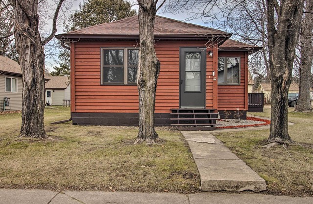 Dog-Friendly Crosby Home w/Bike Storage!