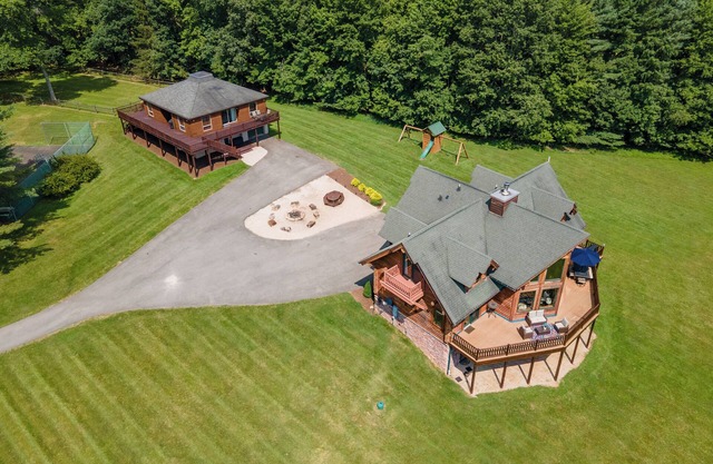 Dog Friendly Luxury Estate w/Fire Pit, Hot Tubs & Dock
