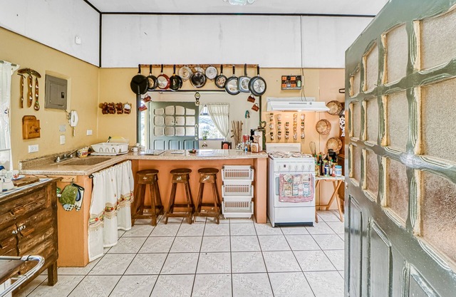 Dog-Friendly, Secluded Getaway W/Game Room, Stunning Terrace & WiFi