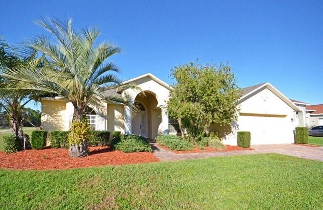 Dolcetto Den - 4 bedroom pool home with hot tub and games room