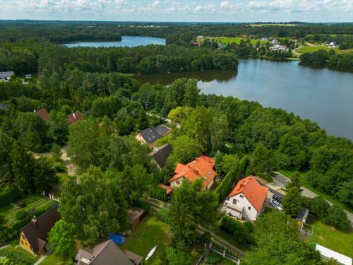 Domek Kamień - z tarasem, z kominkiem i altaną grillową - TOP lokalizacja przy jeziorze