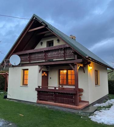 Domki nad jeziorem-Wodnik 1
