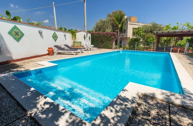 Domus Sicily - Luxury villa with pool and patios just 4km from the city center.