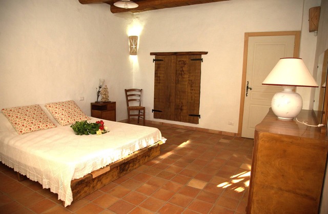 Domusantiga Apartments 2 DOUBLE BEDROOMS, GREEN MEADOW, by the sea