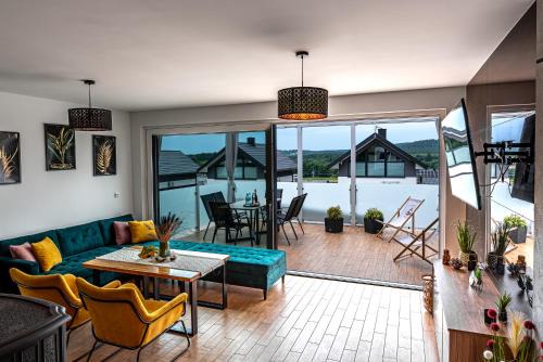 Domy na Roztoczu Aleja Lipowa B,G,J,K Sauna Jacuzzi Kajaki