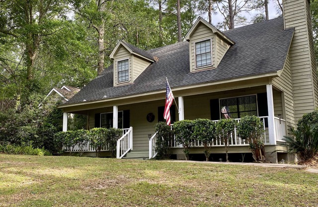 Donna’s Charm: 3 bedroom/king suite/pools/golf