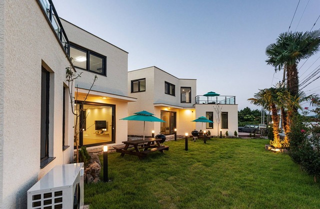 Donnaeko Private Pool Villa