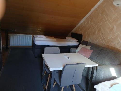 Doppelbett Zimmer plus Zustelbett