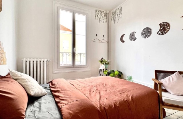 Double Bed in Center of Champagne Shared Toilet