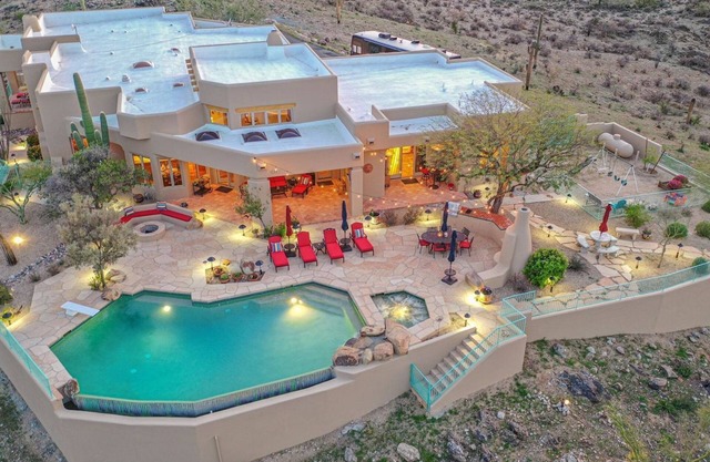 Double D Ranch- Heated Pool, Hot Tub & Endless Views!
