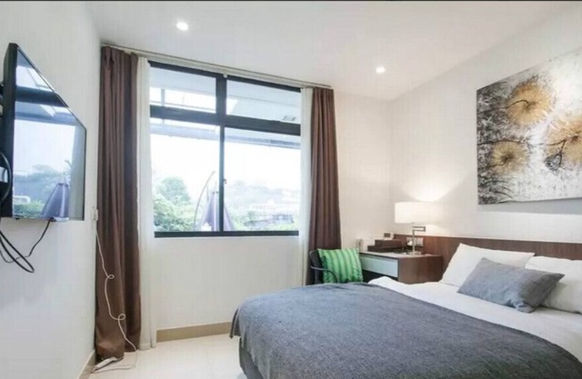 Double Master Room & private bathroom (3) in terrcae house