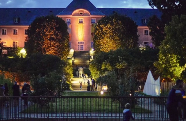 Double or Twin-King-Private Bathroom-Mountain view-gite de france