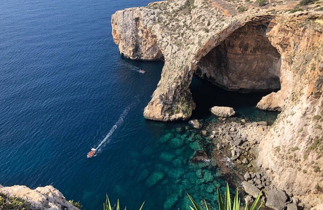 Double or Twin Room with Swimming Pool - Center of Gozo