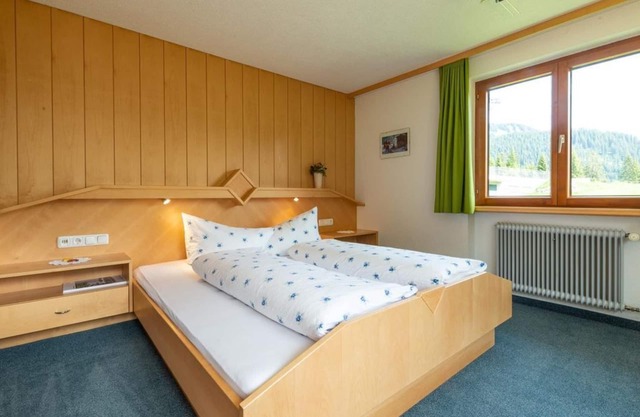 Double room for up to 3 persons - Haus Furka