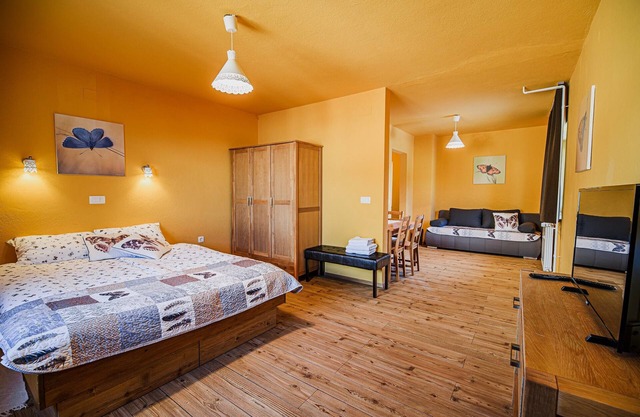 Double Room Metulj with Breakfast in Ančkin kot