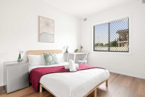 Double Room - Prime location - Convenient Spot in Auburn - Shared Bathroom