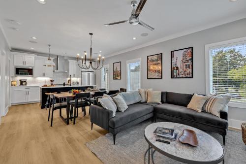 Double Treble - 2 Townhomes - Private Rooftops