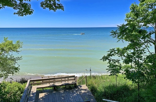Douglas Beach Cottage: Lake Michigan Waterfront, Private Beach, Pet Friendly