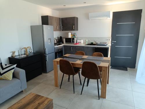 Doume et Coco T1 30M2 Vue mer