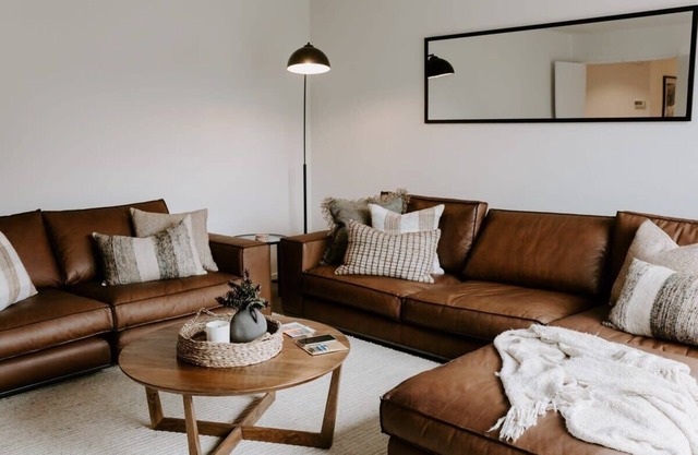 Dovecote: 5-bedroom Home with Hot tub & Games room