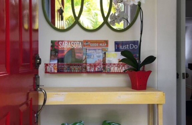* Downtown Bungalow *Beaches/Restaurants/Cafes*Just Minutes away!