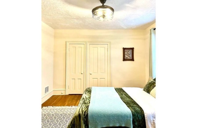 Downtown Centrally Located Apartment