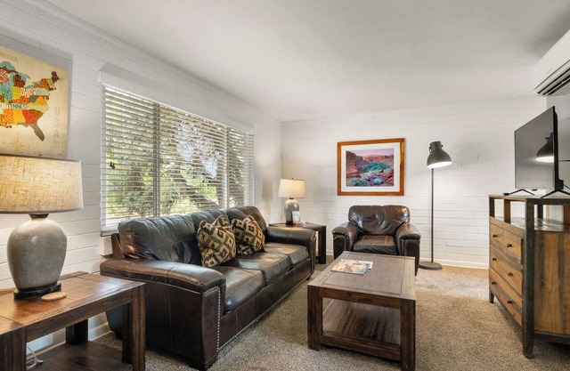 Downtown Cozy Home Base - Purple Sage 3