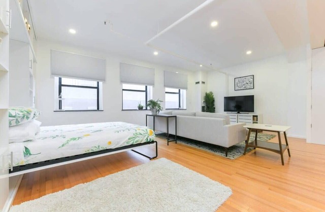 Downtown Crossing, Large Lofted Condo, Location!