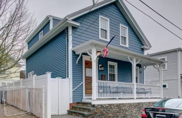 Downtown Harbor Dream - Gorgeous Harborside Cottage