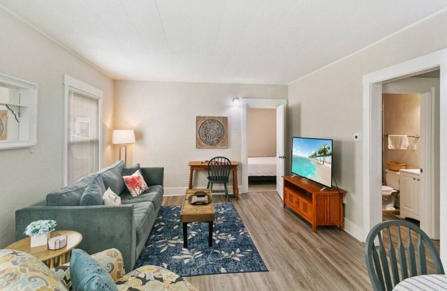 Downtown Libertyville Apt Near Naval Base