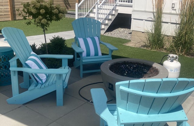 Downtown Modern Beachside Family Retreat