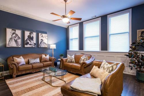 Downtown Sophistication/Two Bedroom/Two Bath