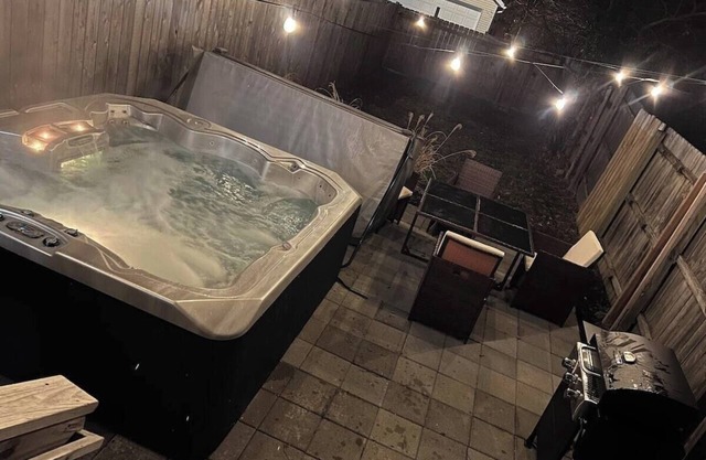 Downtown Townhome with Private Hot Tub!