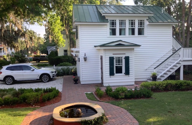 Downtown waterfront Walking Distance to Everything!
