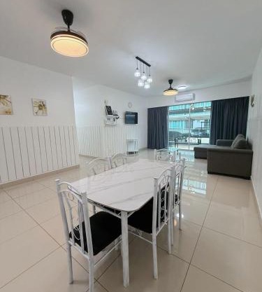 Doyar's Home Stay "Palm Garden -Ground Floor"