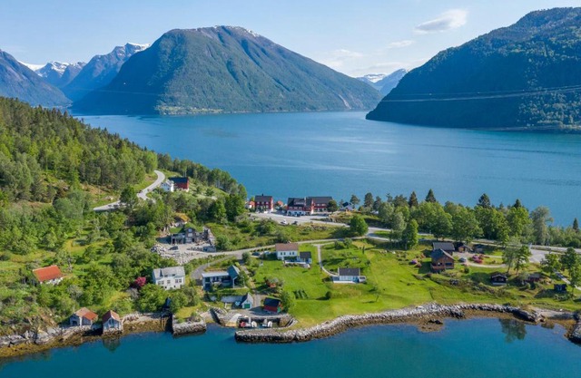 Dragsvik Fjordhotel