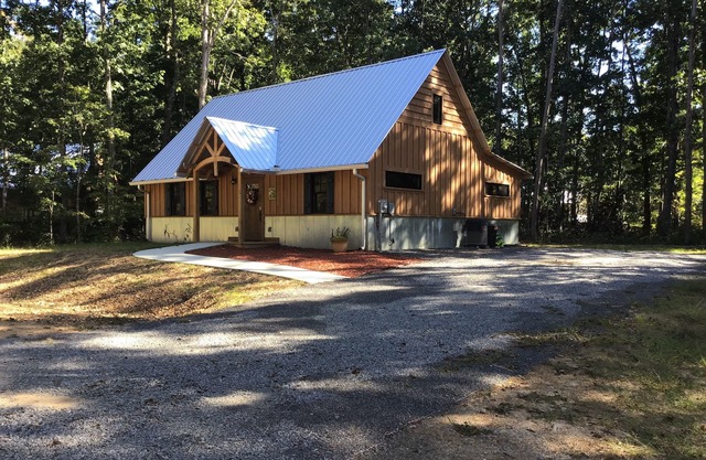 Dream Cabin with Hot Tub on Lookout Mountain