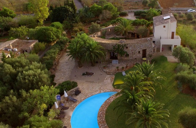 Dream holiday in Santanyi, Finca with large pool, near Cala Mondrago
