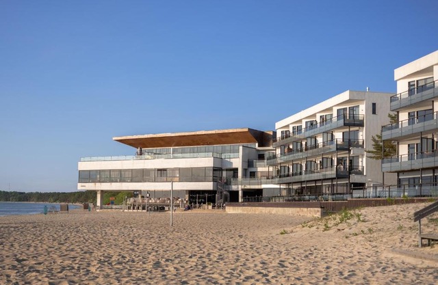 Dream Stay - Beach Terrace Apartment with Sauna