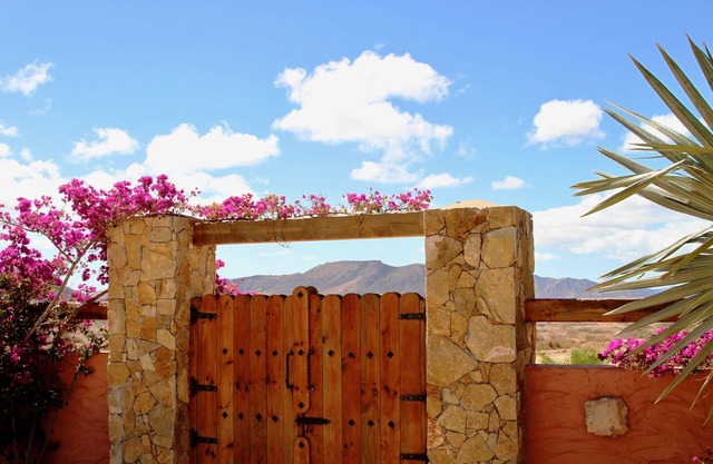 Dream villa with private tennis court & heated pool & children’s play area