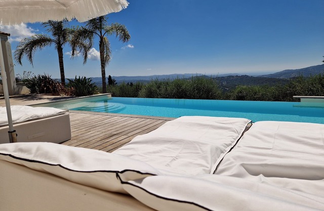 DREAMING PLACE FOR HOLLYDAY