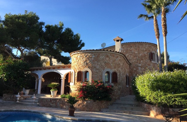 dreamlike finca with grand pool, wonderful garden, a few minutes to the beach