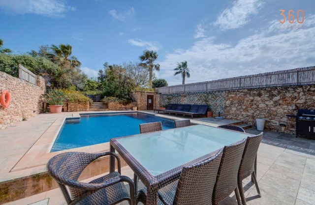 Dreamy Gozo Escape + Private Pool, Charm & Comfort