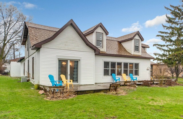 Driftwood, Cozy Waterfront Cottage, Separate Unit