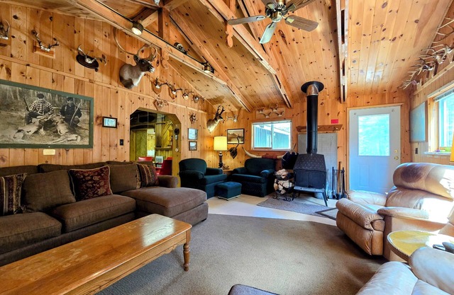 Drummond Island Vacation Homes - Old Mill Camp
