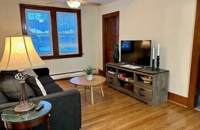 DT Libertyville Apt near Naval Base w/50" TV!