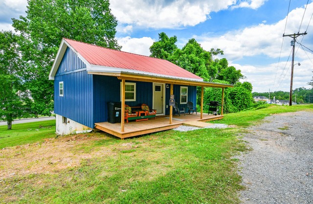 Ducktown Cottage-Ducktown TN- 2br/2ba -Close to Ocoee River Rafting